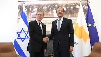 El presidente de Israel pide una reunión trilateral con Líbano en Chipre para "avanzar hacia la paz"
