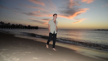 Aunque estuvo un tiempo alejado, nunca se fue definitivamente. Hoy elige los trabajos que quiere hacer y considera a las relaciones humanas como lo más importante