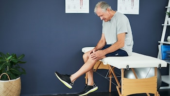 La osteoporosis no presenta síntomas