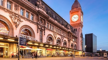 La estación de tren más lujosa de Europa: un monumento histórico con una torre de 64 metros y el restaurante favorito de Dalí, Brigitte Bardot o Chanel