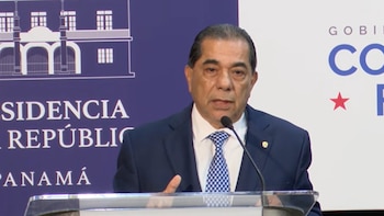 Nuevo ministro de Educación de Panamá adelanta reforma a la ley del sector y mantendrá la entrega de laptops