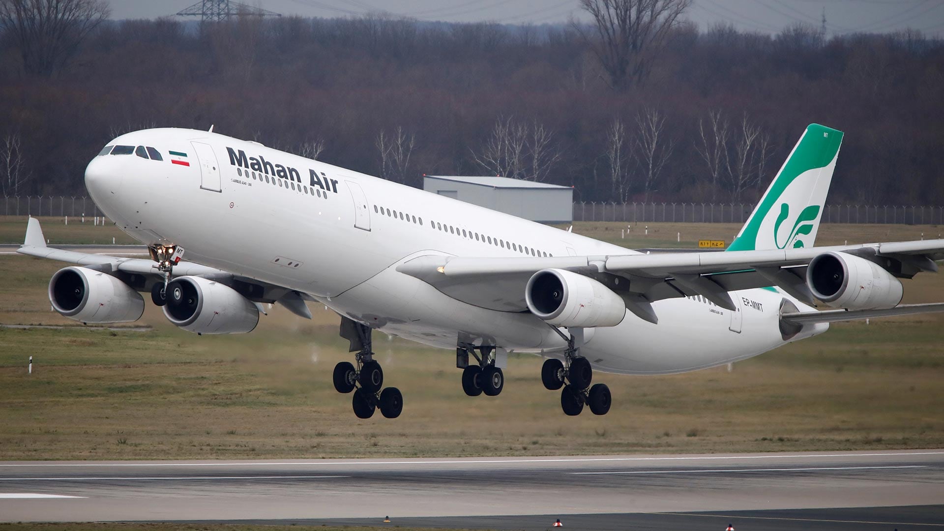 Estados Unidos sancionó a una red internacional por asistir a Mahan Air, la aerolínea iraní vinculada a la Guardia Revolucionaria (Reuters)