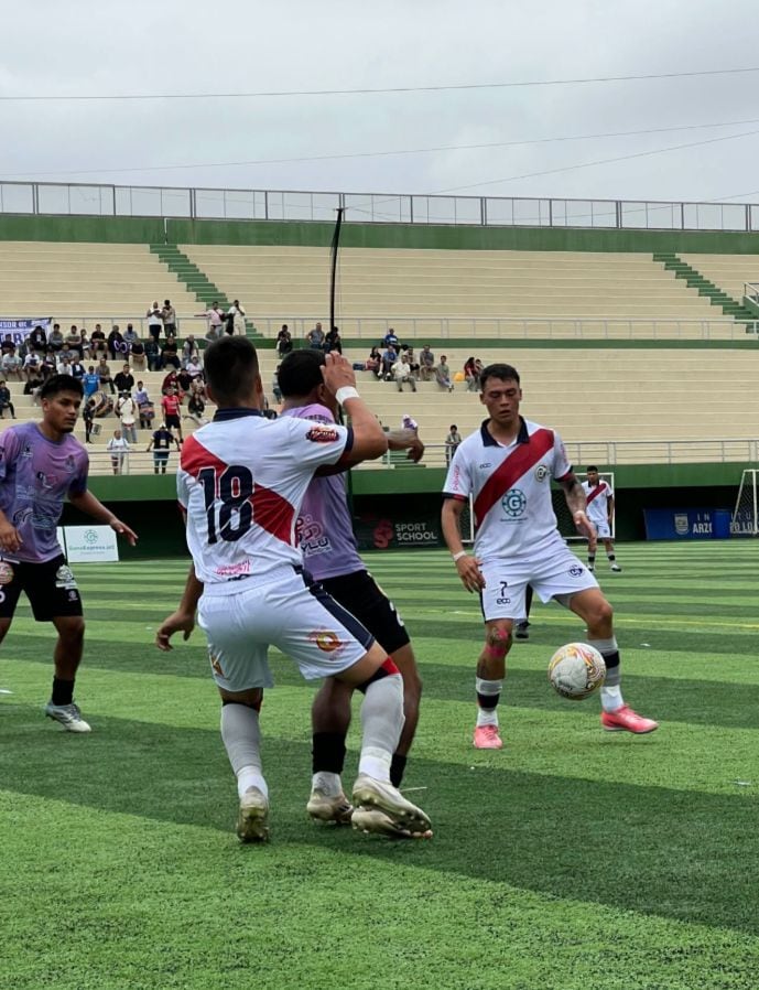 Deportivo Municipal asumió el protagonismo desde el inicio y encontró recompensa antes de la media hora. El primer gol le permitió encaminar un partido que luego se volvió mucho más disputado. (Fútbol y Chocolate De Barrio)