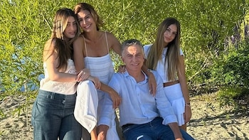 Mauricio Macri junto a su