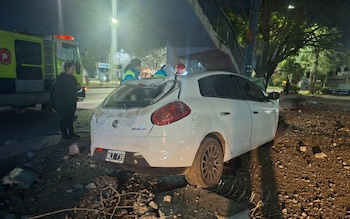 El SAME, la Policía y los Bomberos intervinieron en el accidente en Villa Elisa, donde constataron que Saroglia era el único ocupante del vehículo