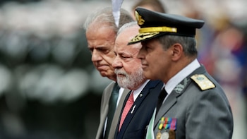 Armas, drones y municiones: un ministro de Lula viaja a la Argentina a ofrecerle material militar al Gobierno