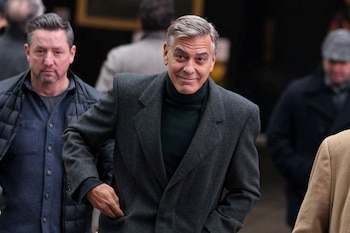 George Clooney celebra su 64