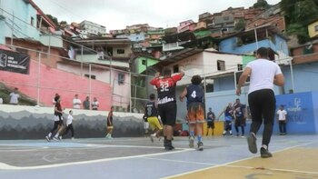 Jóvenes tocados por la violencia