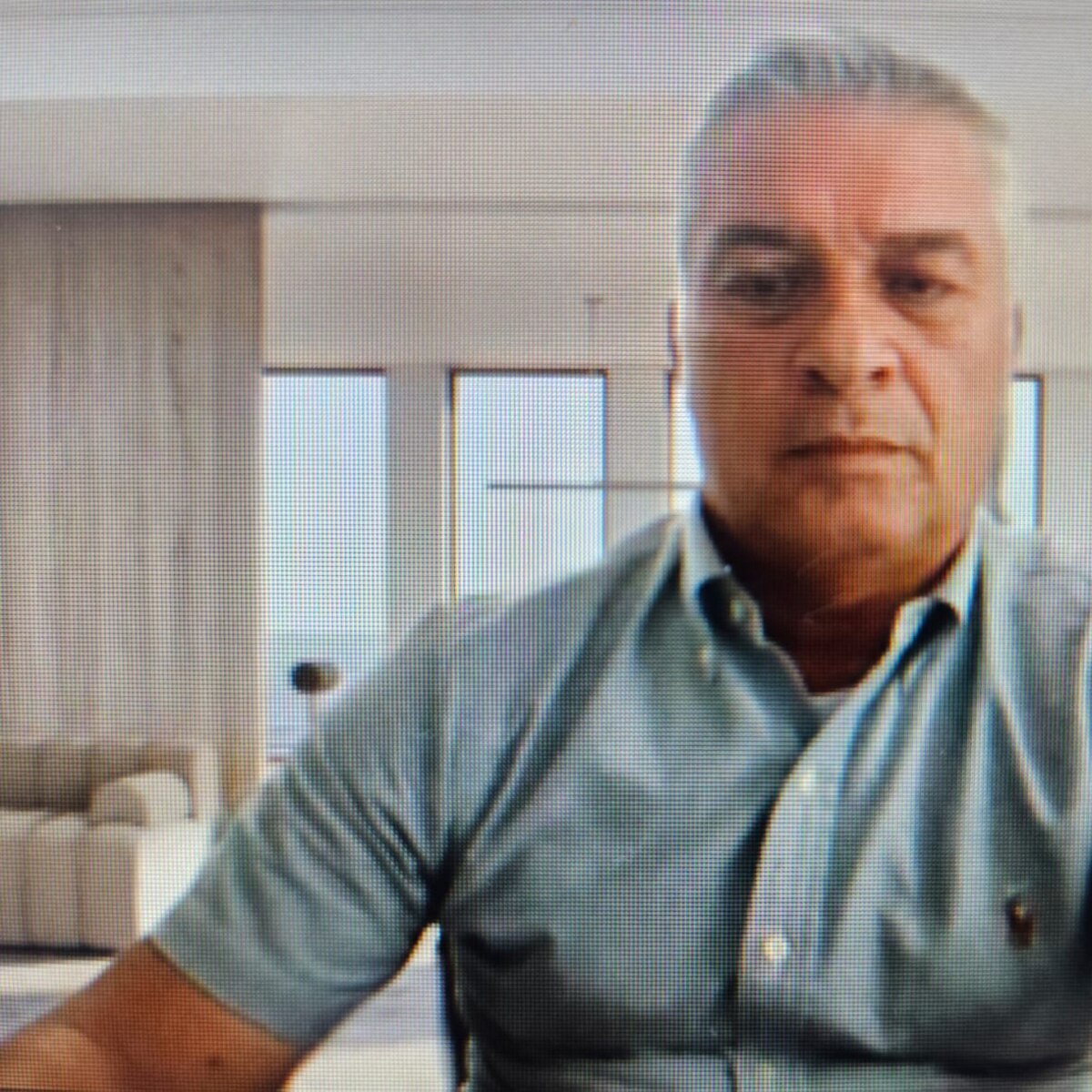 Condenan a 10 años de prisión a hombre que intentó ingresar a Colombia 100.000 dólares ocultos en una maleta doble fondo - Infobae