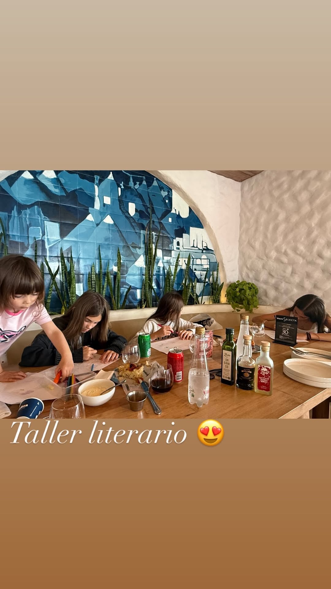 Luego de su descargo, compartió una foto de sus tres hijas con Suri, la menor de Ivana Figueiras