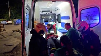 Madrugada accidentada: choques, vuelcos y