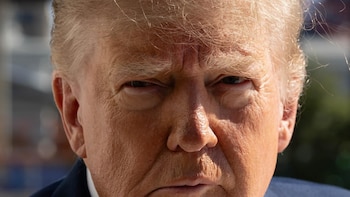 Trump pide procesar a la demócrata Mary Peltola, candidata al Senado por Alaska, por supuesto fraude electoral