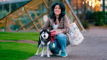 Mariko adoptó a Kuma desde