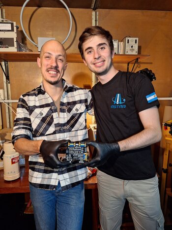 Estudiantes de ingeniería electrónica de