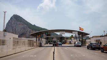 España saca a Gibraltar de la lista de paraísos fiscales e incorpora a Rusia