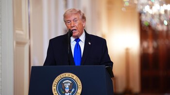 Trump bromea con los intentos