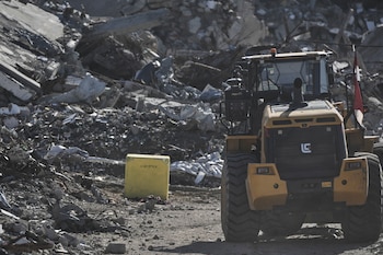 Un bloque amarillo marca la