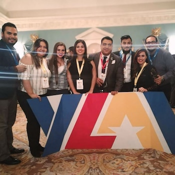 Inicia el período de recepción de solicitudes para participar en el programa de intercambio profesional de la Iniciativa Jóvenes Líderes de las Américas (YLAI). Los participantes viajan a los Estados Unidos para hacer prácticas profesionales de cuatro semanas en empresas de distintas ciudades estadounidenses.
