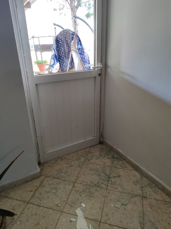 Los vidrios rotos en una