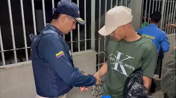 Al menos 21 de los ciudadanos sancionados eran venezolanos señalados por tráfico de drogas, porte de armas y hurto - crédito Migración