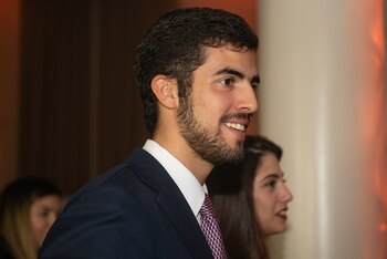 El político viene de acompañar