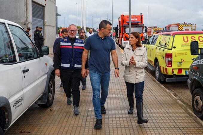 El alcalde de Gabarda se traslada hasta Oliva y se reúne con la alcaldesa para dar su apoyo en las labores de rescate (@Vicente_Mompo_)