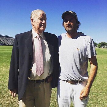 Juan Carlos junto a Adolfo