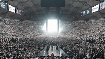 Latin Mafia y Fred Again.. estrenarán su mixtape en el Palacio de los Deportes, tras horas de transmisión en vivo
