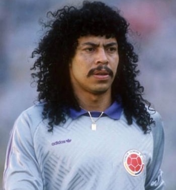 René Higuita aseguró que apelará la decisión judicial que le quitó un predio en El Poblado, Medellín, Antioquia, y sostuvo que fue un tercero de buena fe en una operación que, según su relato, hizo en 1992 con dos apartamentos obtenidos con recursos legales - crédito @higuitastore/Instagram