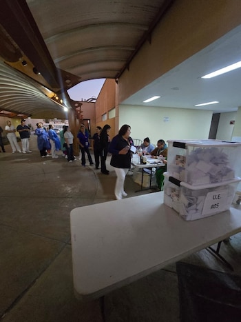 Autoridades laborales reportan que 282 mil personas han acudido a las urnas instaladas en 670 sedes