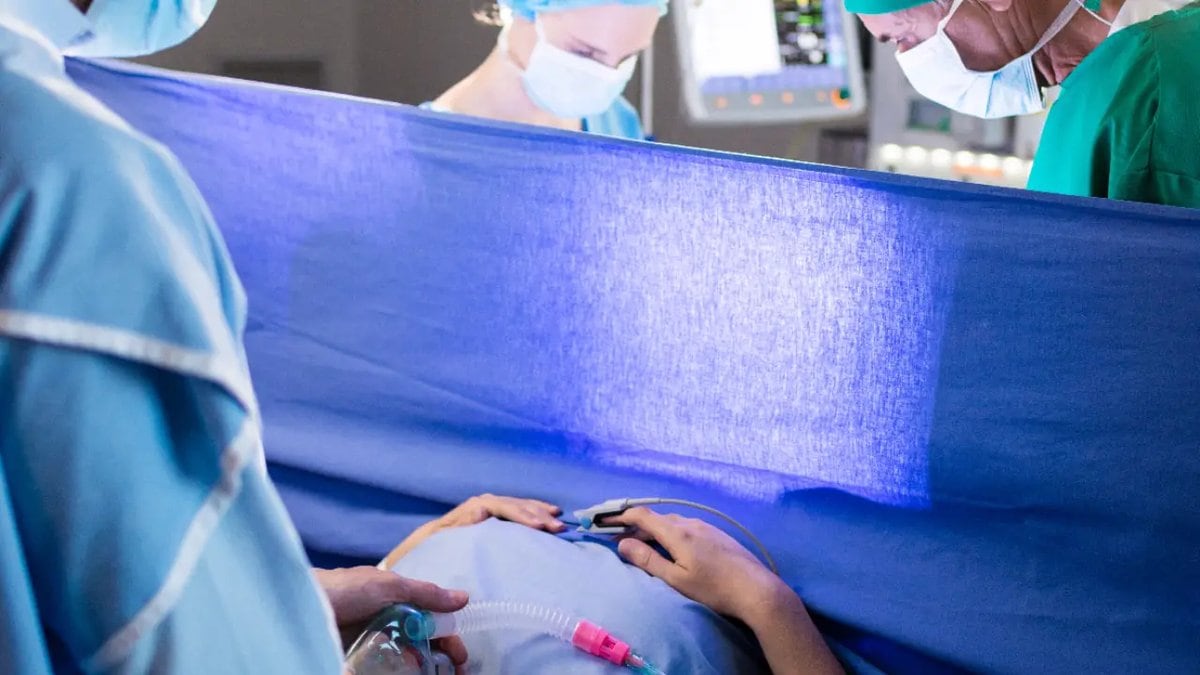 El retiro de 128 médicos cubanos de Honduras señala un cambio estratégico en la política sanitaria y la cooperación internacional del país. (Destacada)