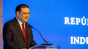 Eduardo Sanz Lovatón vinculó la simplificación para crear empresas con la Ley 30-26, que eliminó el impuesto para la constitución de compañías. (Foto cortesía Ministerio de Industria, Comercio y Mipymes (MICM))