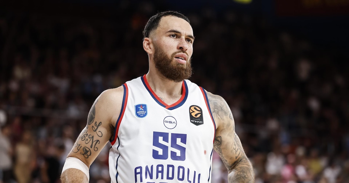 Photo: infobae.com Mike James to miss EuroLeague season after right Achilles tendon surgery