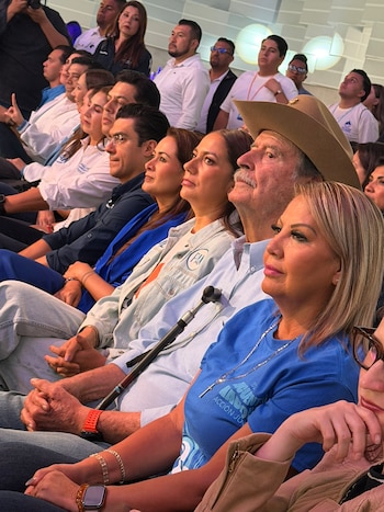 En el evento estuvo Libia Dennise. (Redes sociales)