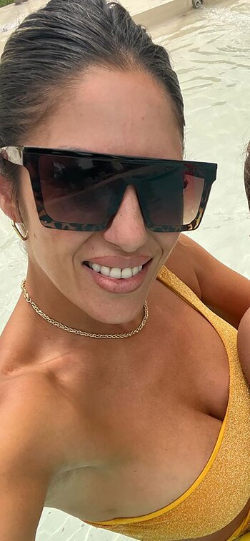 Érica con la cadena de