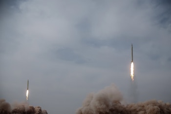 La escalada en el Golfo Pérsico se intensifica tras bombardeos de Irán sobre objetivos en la región.