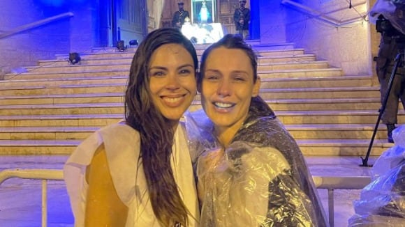 Pampita y Barby Franco en otra caminata pasada por agua