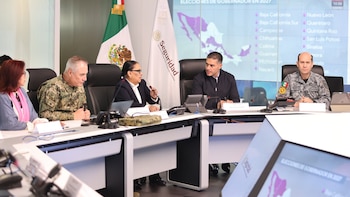 Harfuch instaló la mesa de