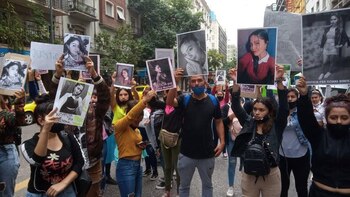 Este lunes al mediodía, familiares,