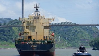 Las lluvias dan margen al Canal de Panamá para evitar nuevos recortes este año