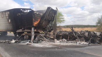 El camión incendiado transportaba cebollas,