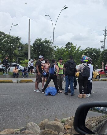 La mujer fue tapada con