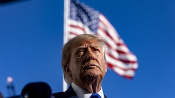 Trump insinúa que tiene "derecho" a presentarse en 2028 porque asegura que le "robaron" las elecciones de 2020