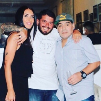 Nunzia y Diego Jr en el encuentro con Diego Maradona