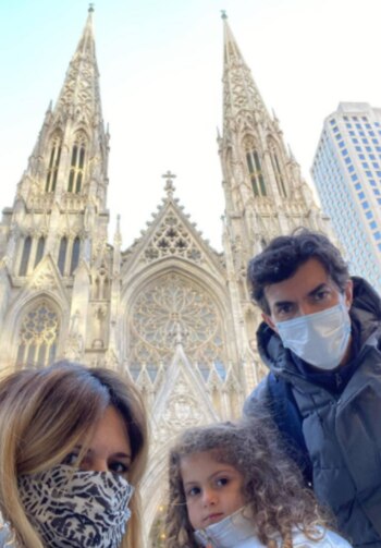 Isabel Macedo y su familia