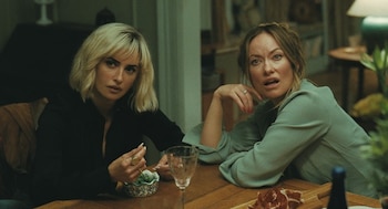 Penélope Cruz y Olivia Wilde en 'La invitación'