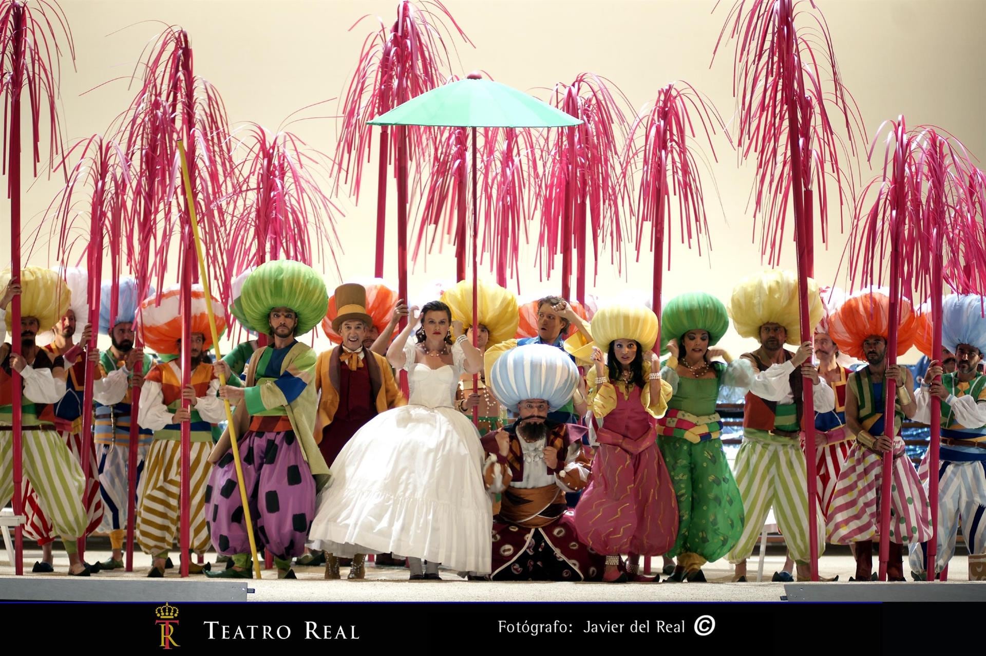 El Teatro Real participa en la Cabalgata de Madrid con una carroza homenaje al encuentro entre Oriente y Occidente