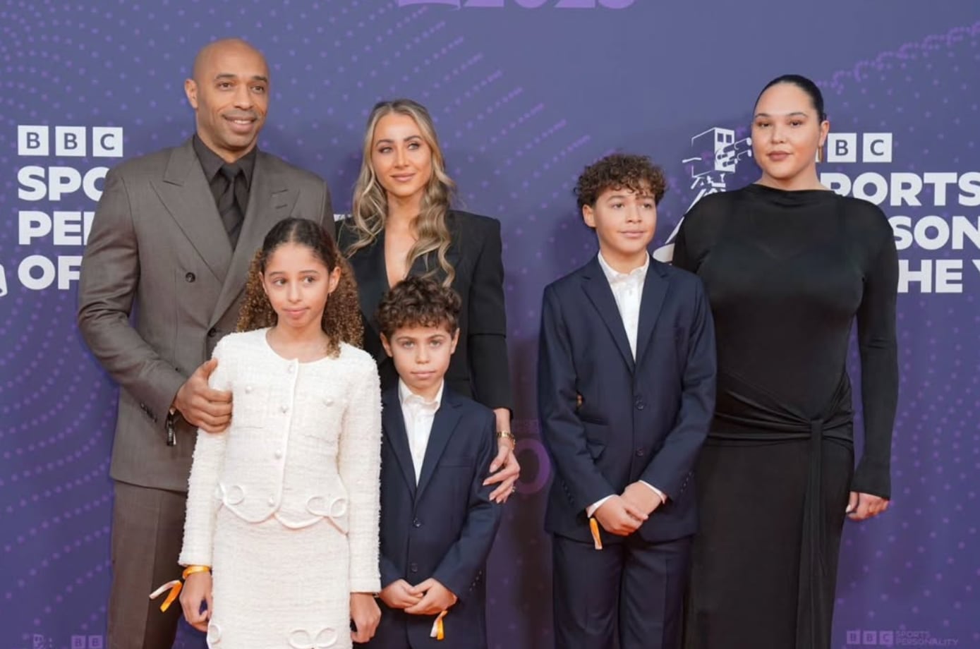 El exfutbolista dijo que ver fútbol con sus hijos es una forma de fortalecer el vínculo familiar, aunque Gabriel lo interrumpe con “75.000 preguntas en un minuto” (Instagram/@thierryhenry)