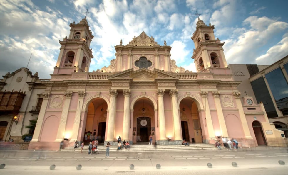 Las cinco mujeres caminaban desde Apolinario Saravia hacia la Catedral Basílica de Salta cuando fueron embestidas por una motocicleta en la ruta a la altura de Termo Andes (Foto: catedraldesalta.org)