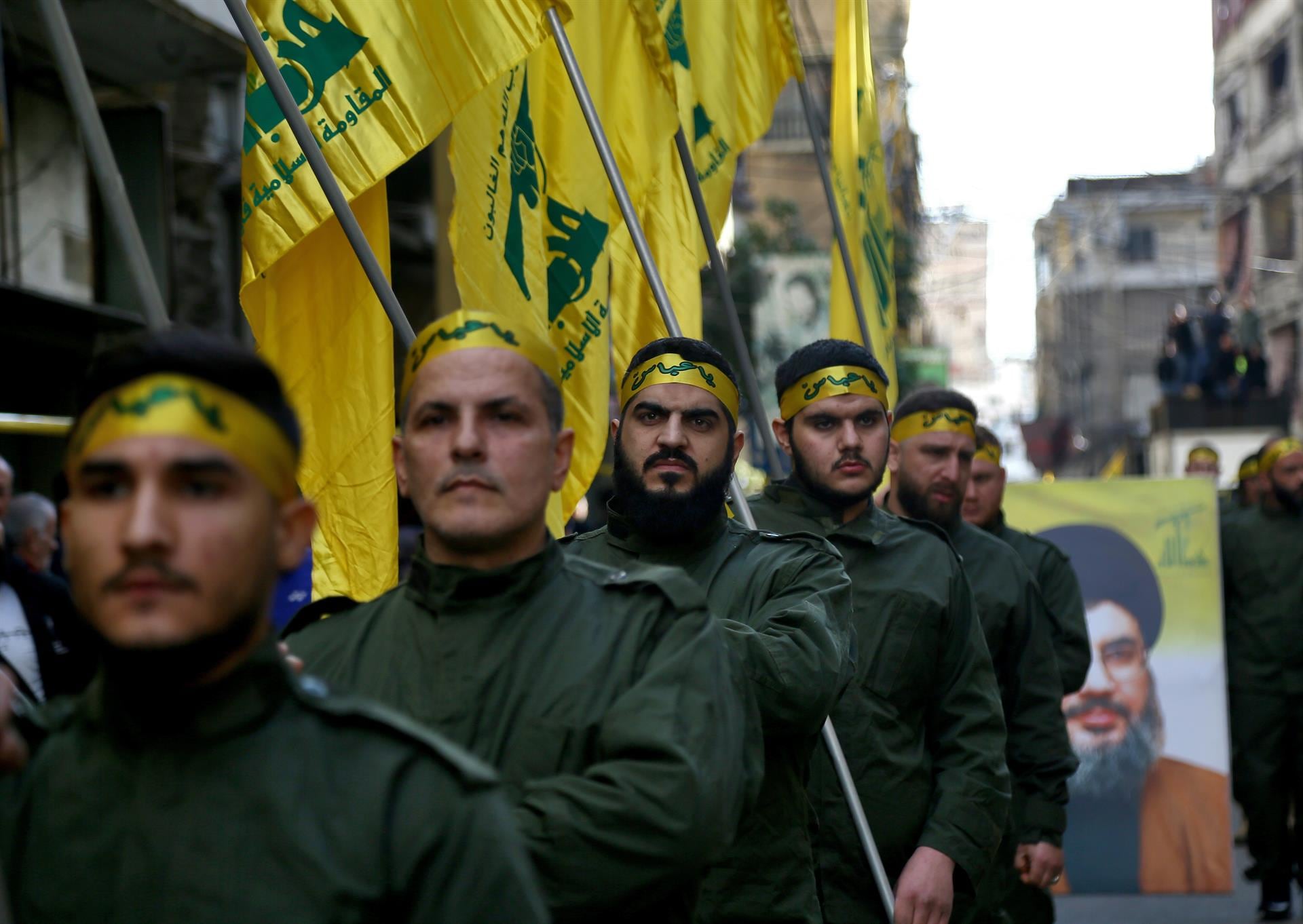 El alto el fuego de noviembre de 2024 puso fin a más de un año de choques entre Israel y Hezbollah, pero Israel mantiene posiciones militares y bombardeos en el sur libanés.